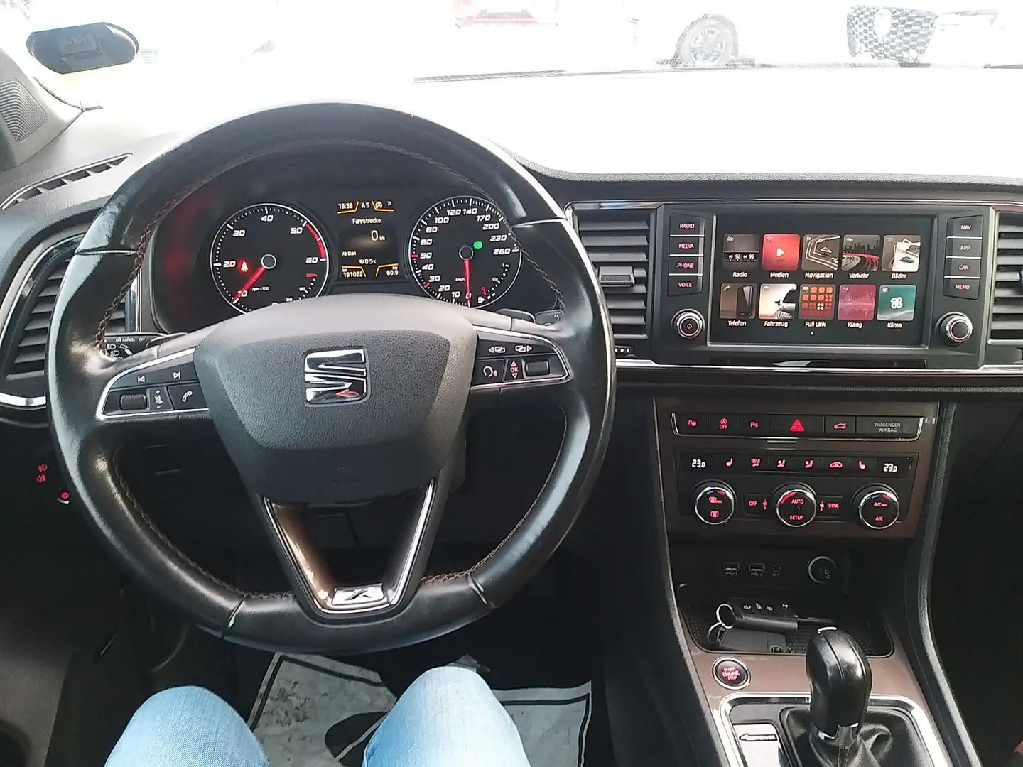 SEAT Ateca Xcellence 4Drive*Allcantara*SHZ*Navi*Kamer Beige - 2