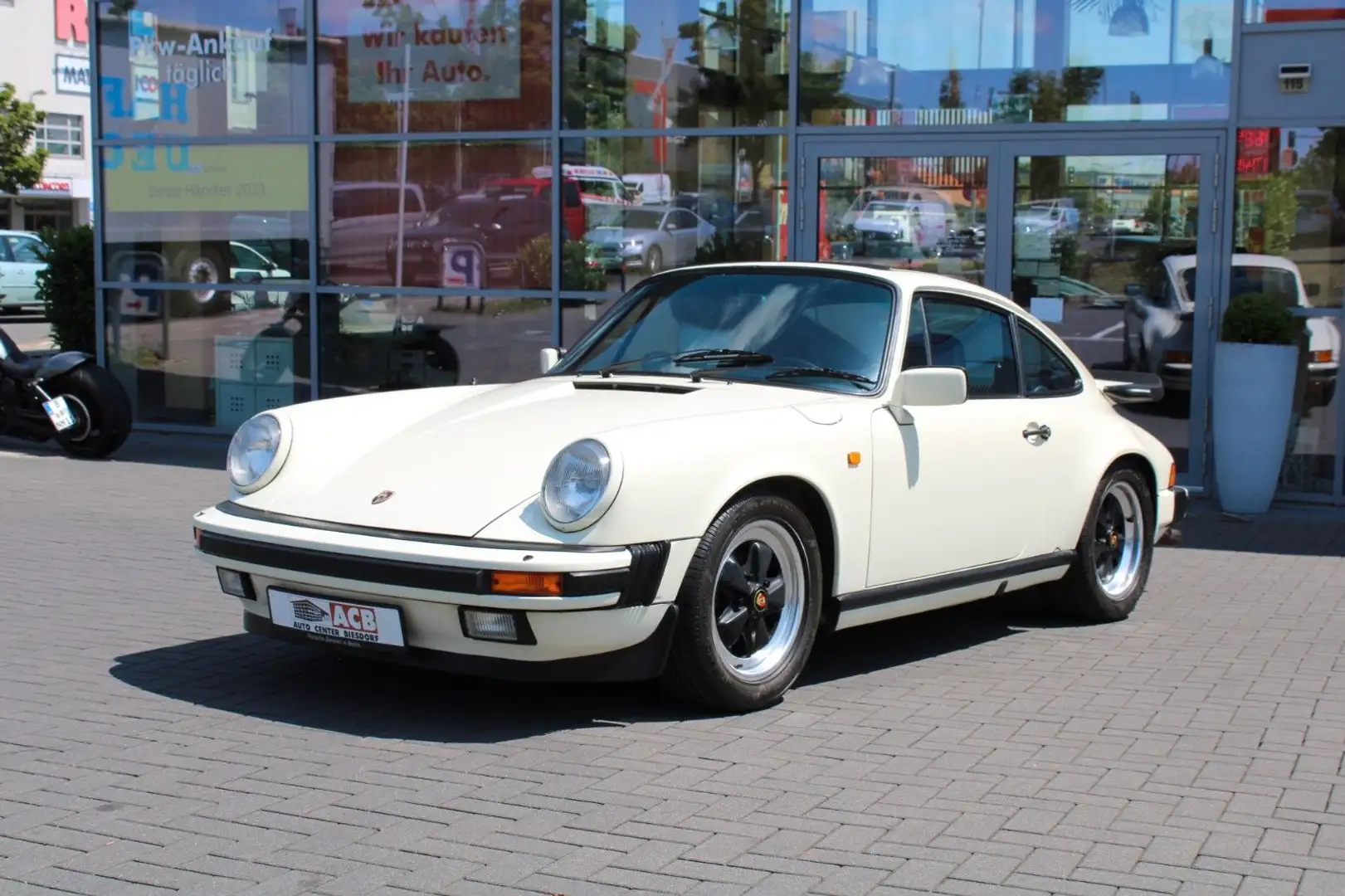 Porsche 911 Carrera 3.2 Turbo-Look G-Modell BRD Erstlack Alb - 1