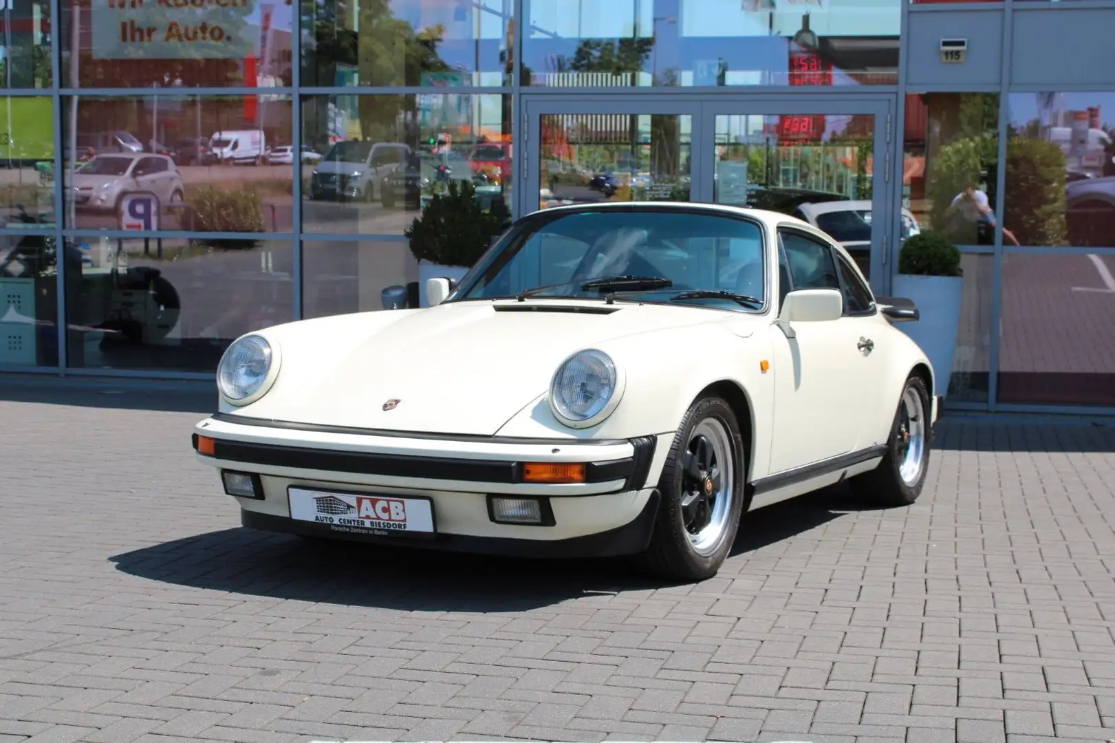 Porsche 911 Carrera 3.2 Turbo-Look G-Modell BRD Erstlack Alb - 2