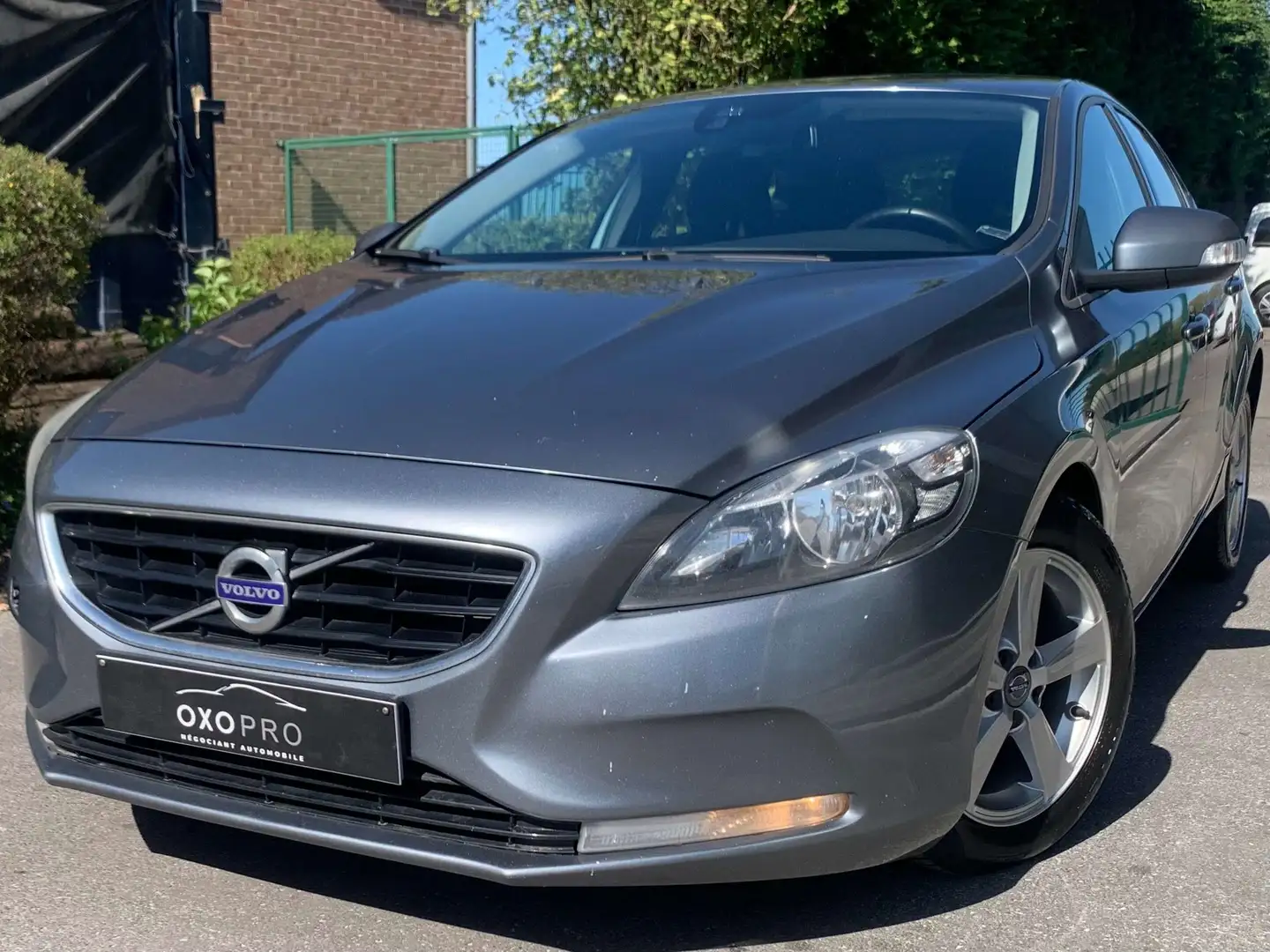 Volvo V40 1.6 D2 / Gps / Clim Auto / Cruise / PDC / Euro 5B Gris - 1