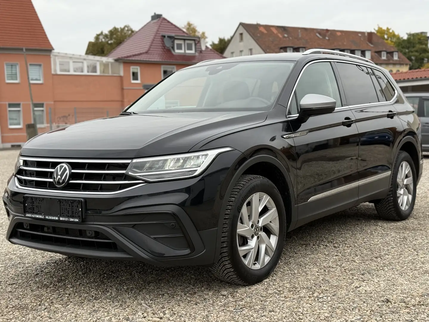 Volkswagen Tiguan Allspace Life 7 Sitzer Schwarz - 1