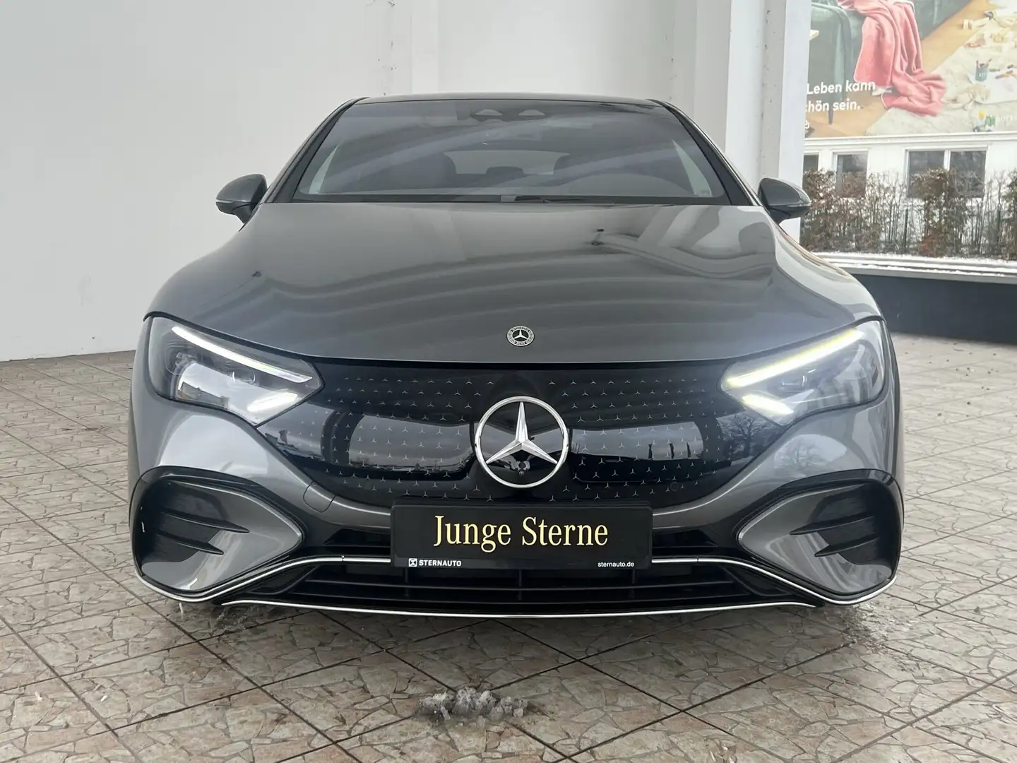 Mercedes-Benz EQE 300 EQE 300 AMG Line/Pano-Dach/Distronic/Kamera/Navi Grau - 2