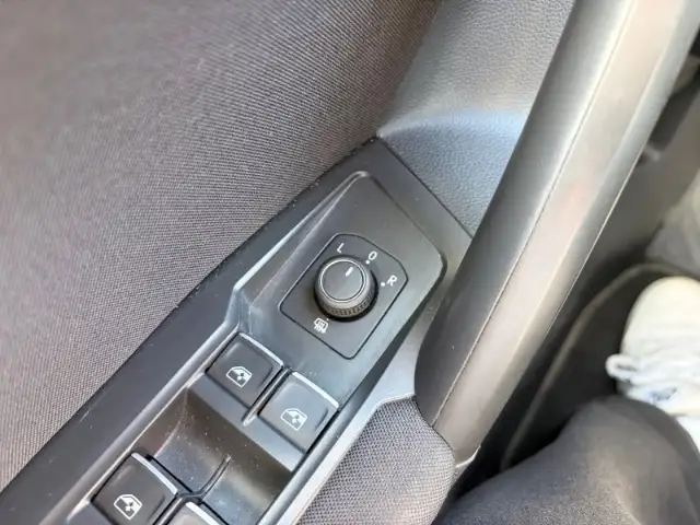 Volkswagen Tiguan Allspace view 13