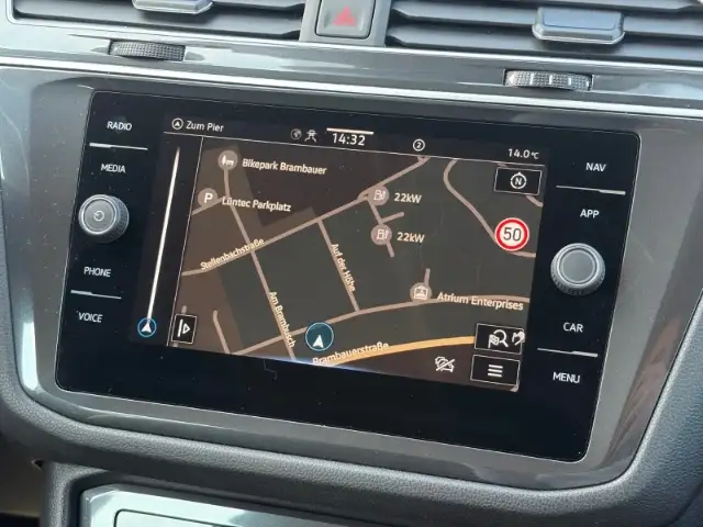 Volkswagen Tiguan Allspace view 10