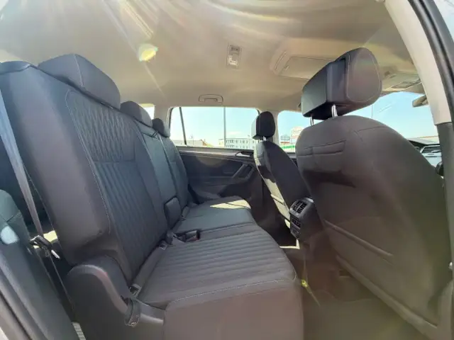 Volkswagen Tiguan Allspace view 15