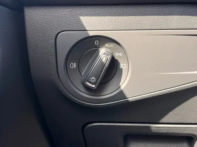 Volkswagen Tiguan Allspace view 12