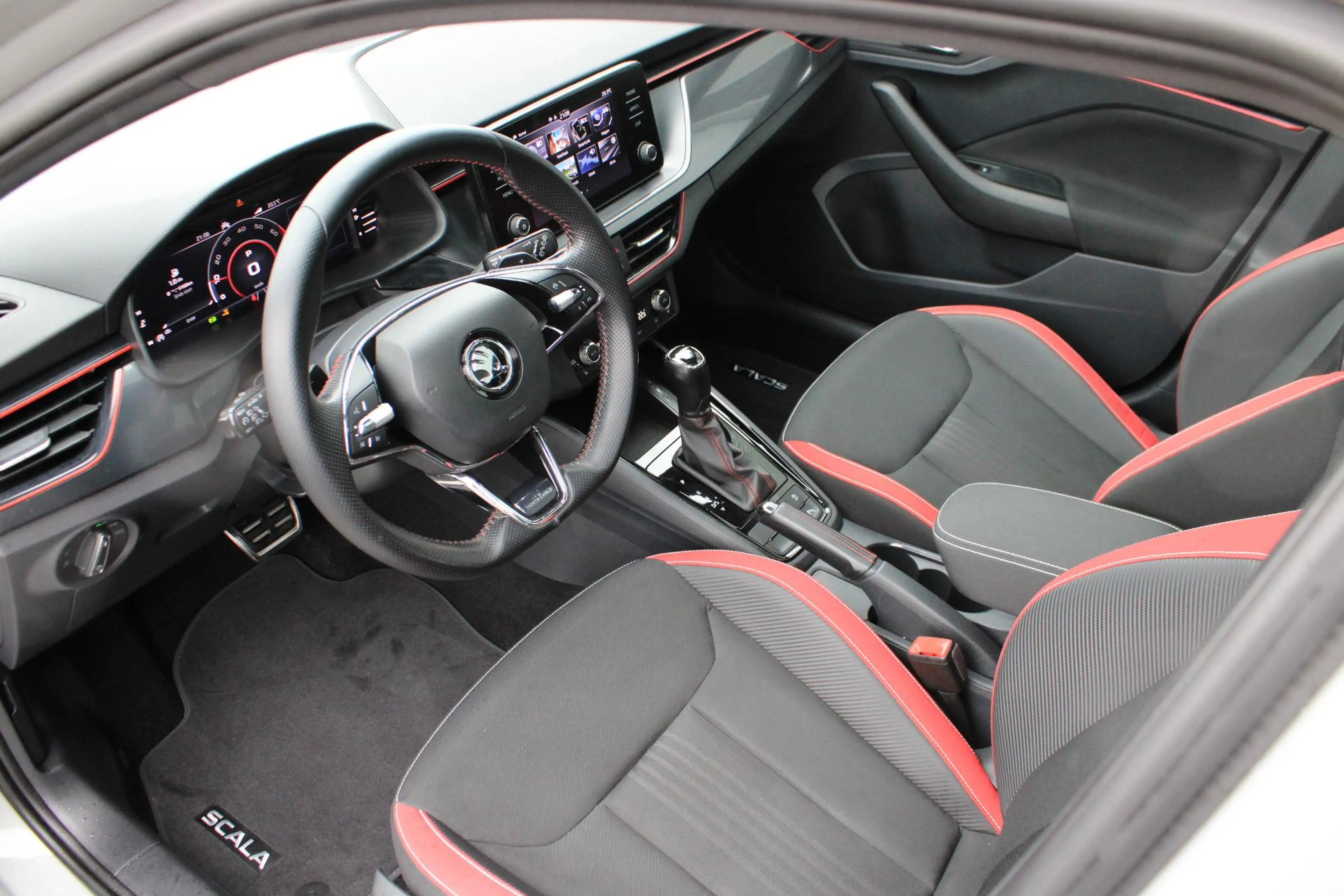 Skoda Scala 1.0 TSI Monte Carlo Pano | LED | Nardo | Virtual | — photo 2