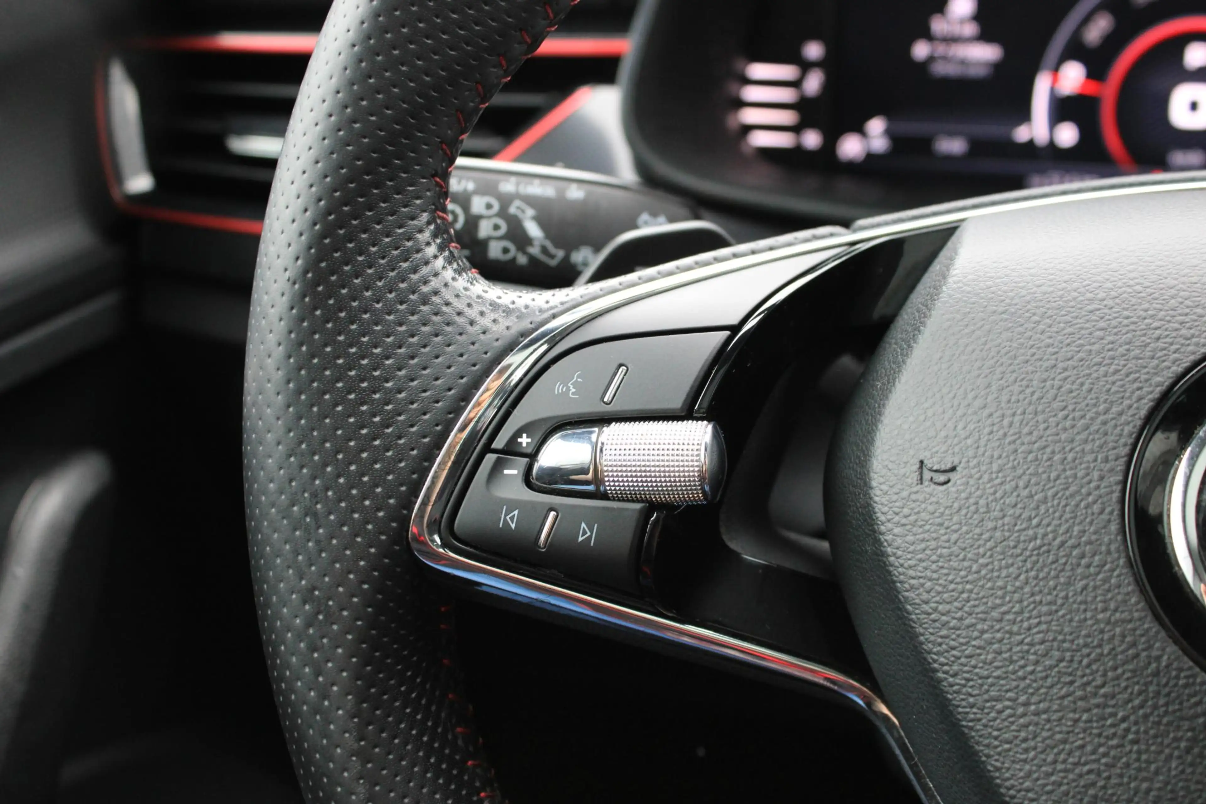 Skoda Scala 1.0 TSI Monte Carlo Pano | LED | Nardo | Virtual | — photo 25