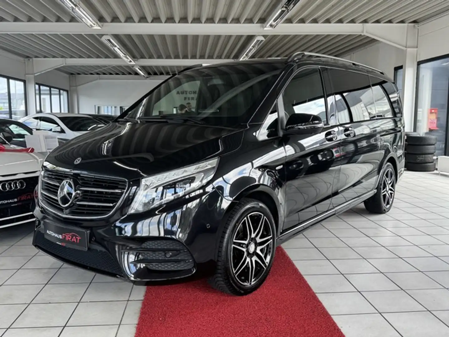 Mercedes-Benz V 250 AMG-Line° EXCLUSIVE EDITION Schwarz - 2