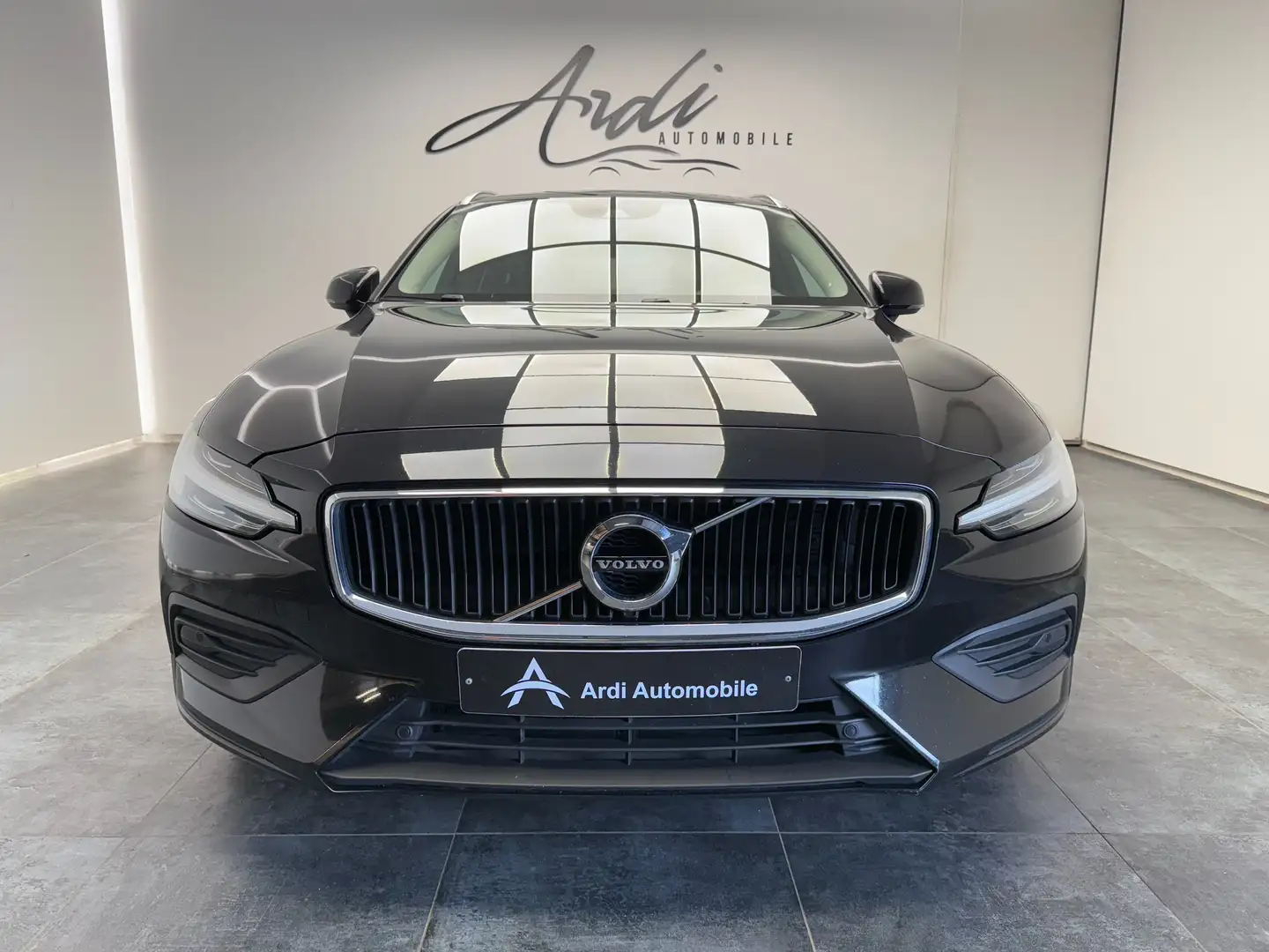 Volvo V60 2.0 D3 Geartronic*CARPLAY*GPS*GARANTIE 12 MOIS* Zwart - 2