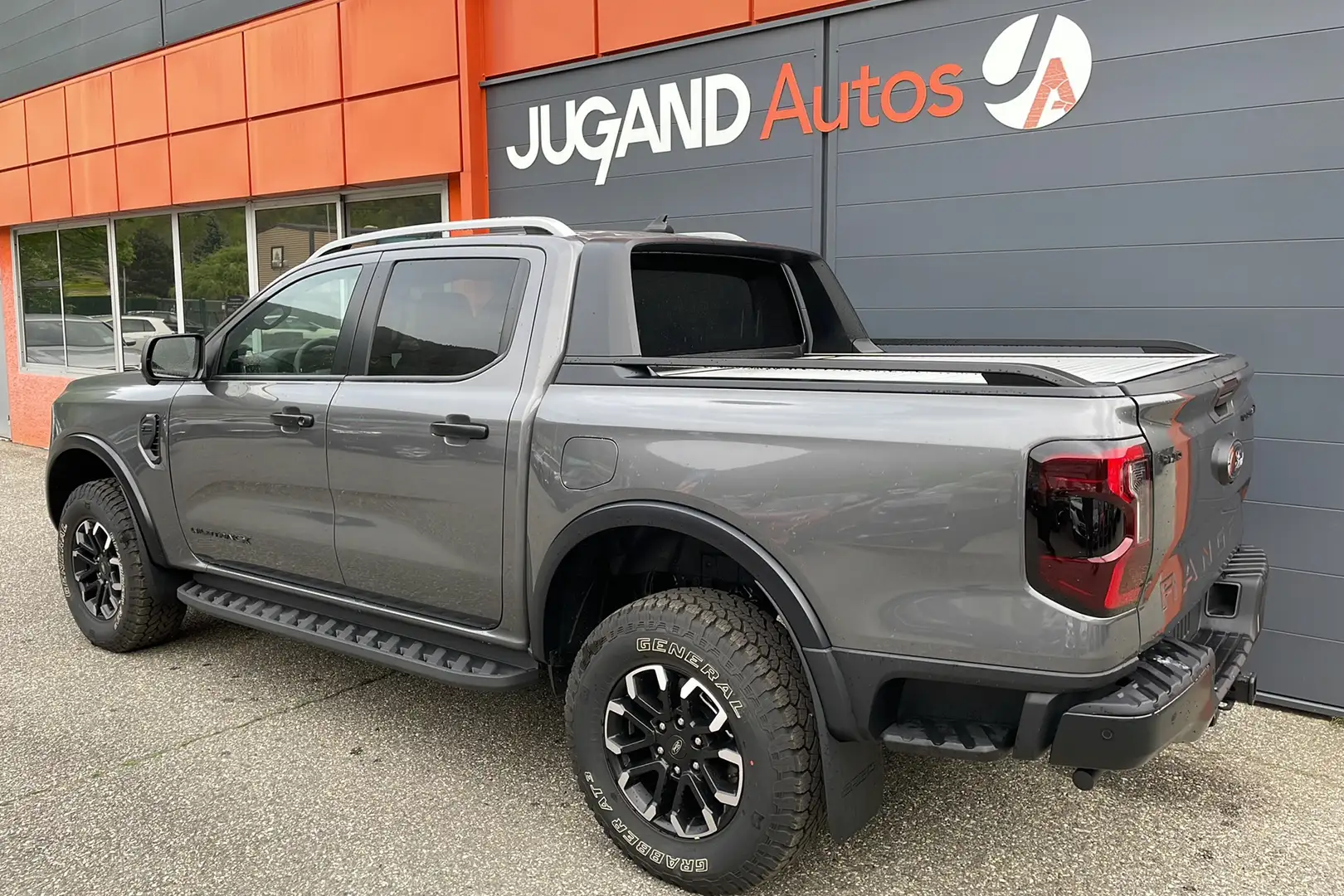 Ford Ranger 2.0 205 WILDTRAK X PACK X RIDE Gris - 2