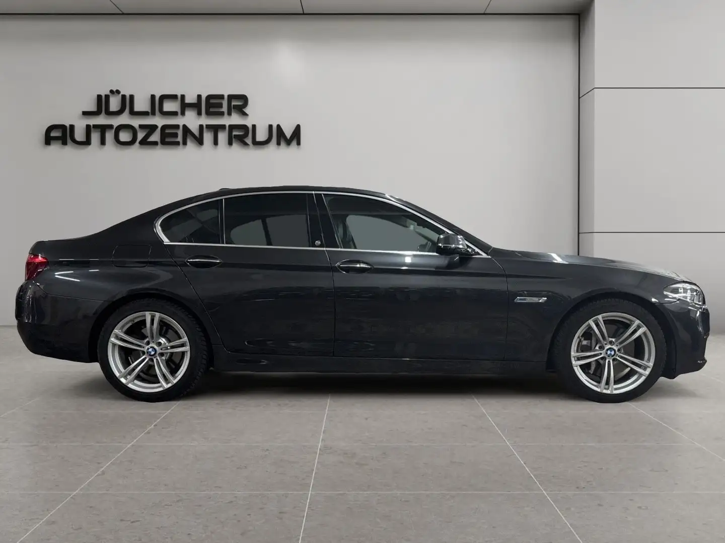 BMW 528 i xDrive Lim. Automatik, Gehobene Ausstatt. Grau - 2
