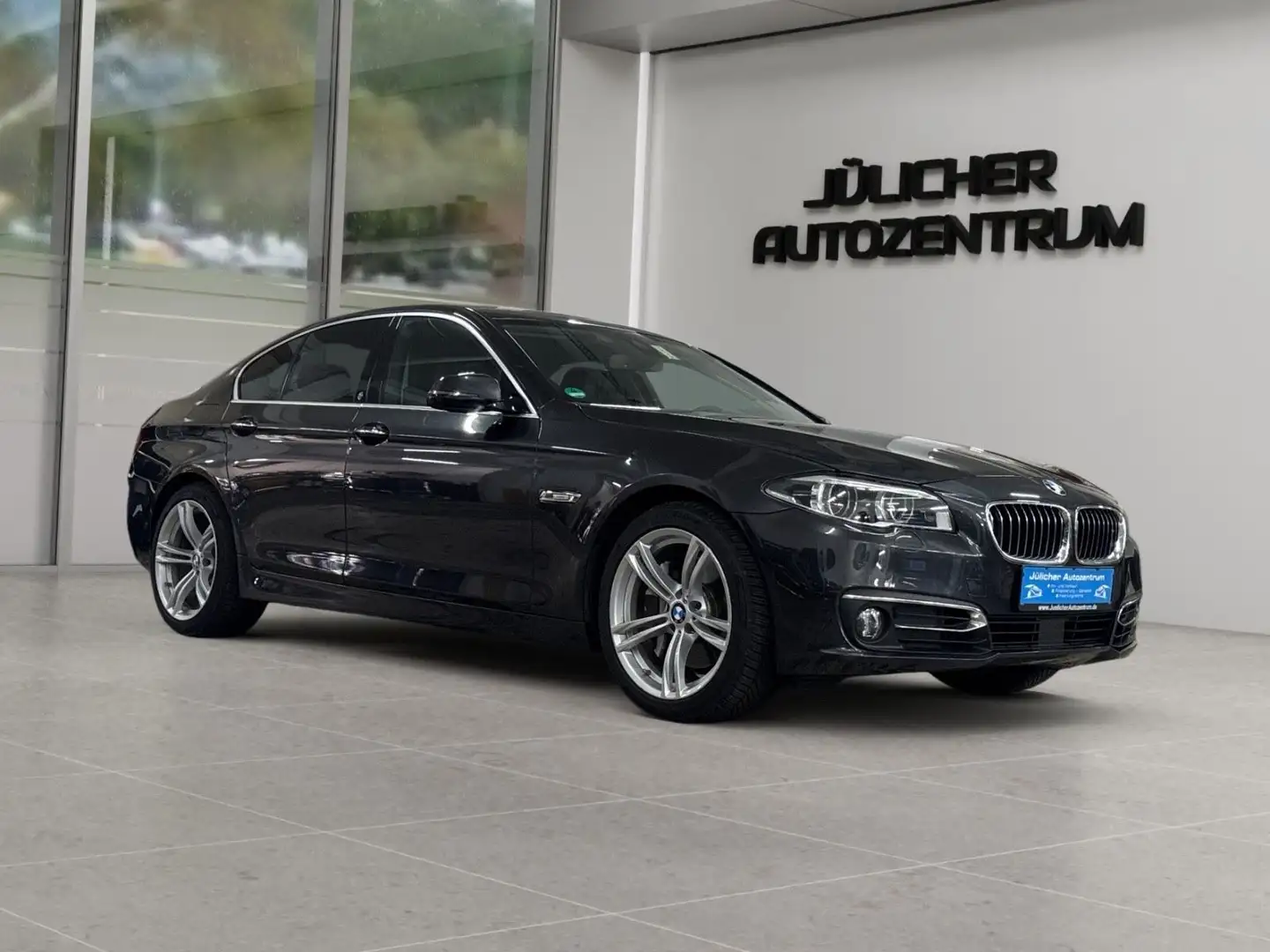 BMW 528 i xDrive Lim. Automatik, Gehobene Ausstatt. Grau - 1