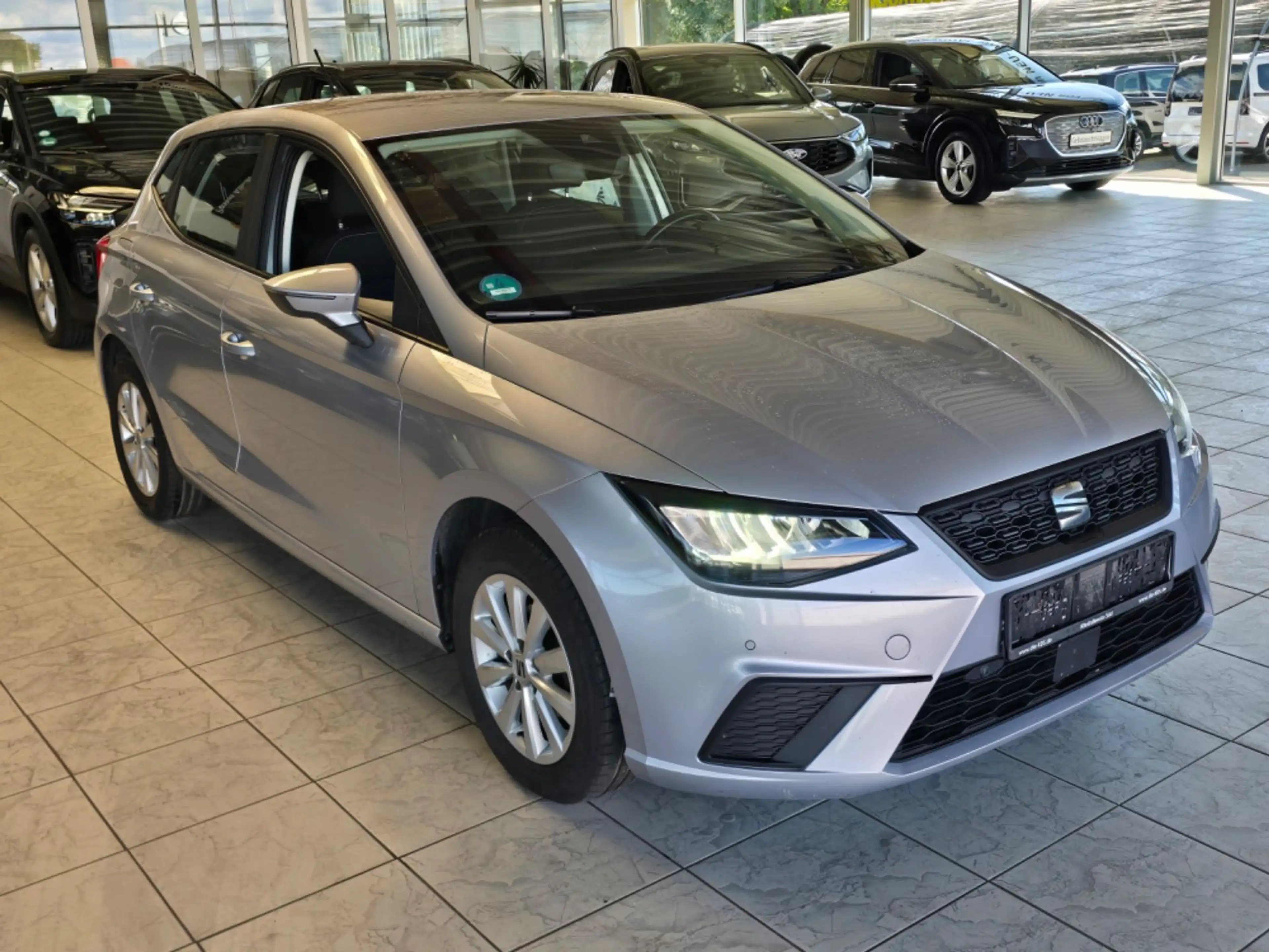 SEAT Ibiza Style 1.0 TSI ALU SHZ NAVI RFK PDC TEMPO — photo 3
