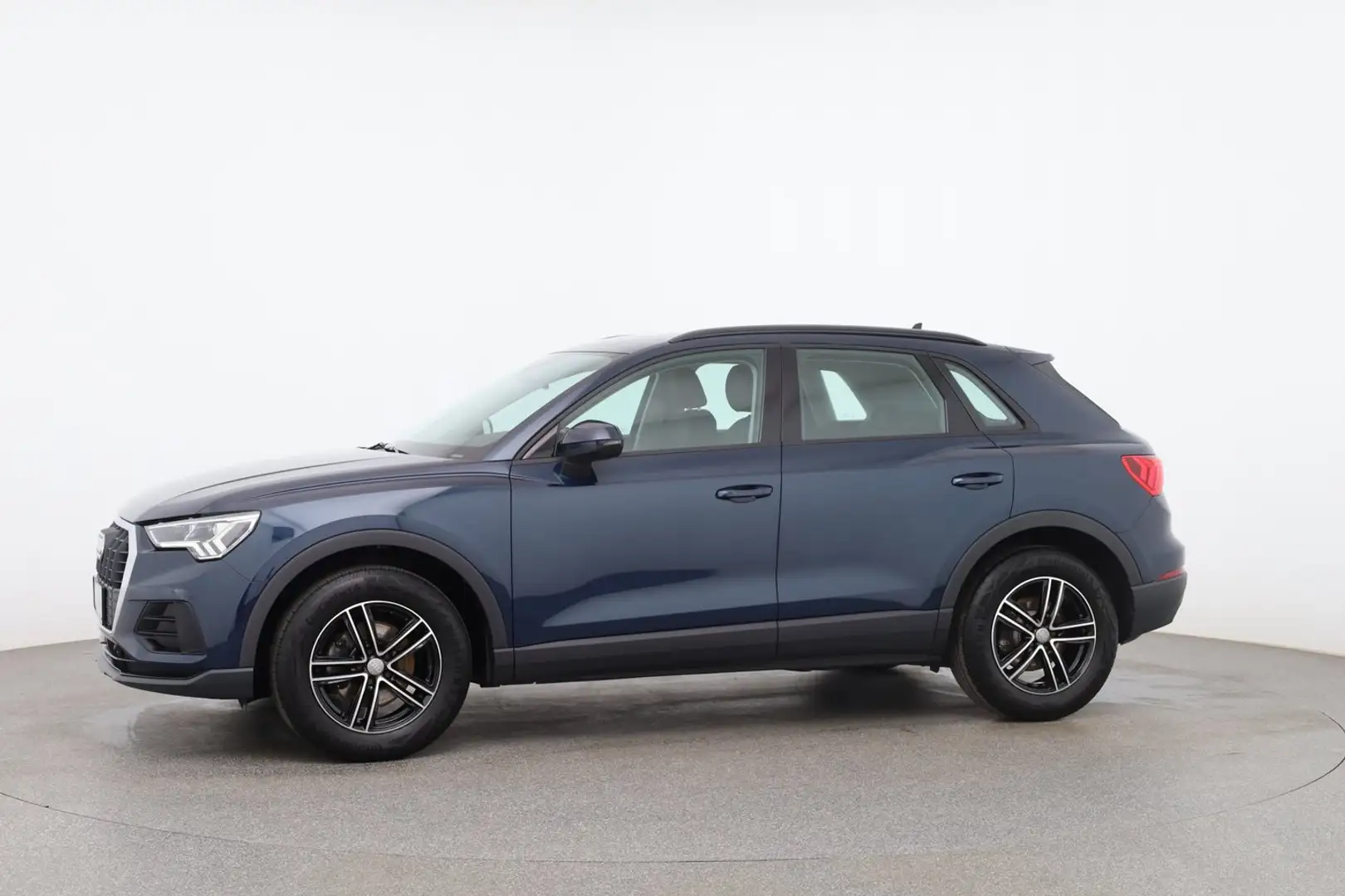 Audi Q3 35 TFSI Bleu - 2