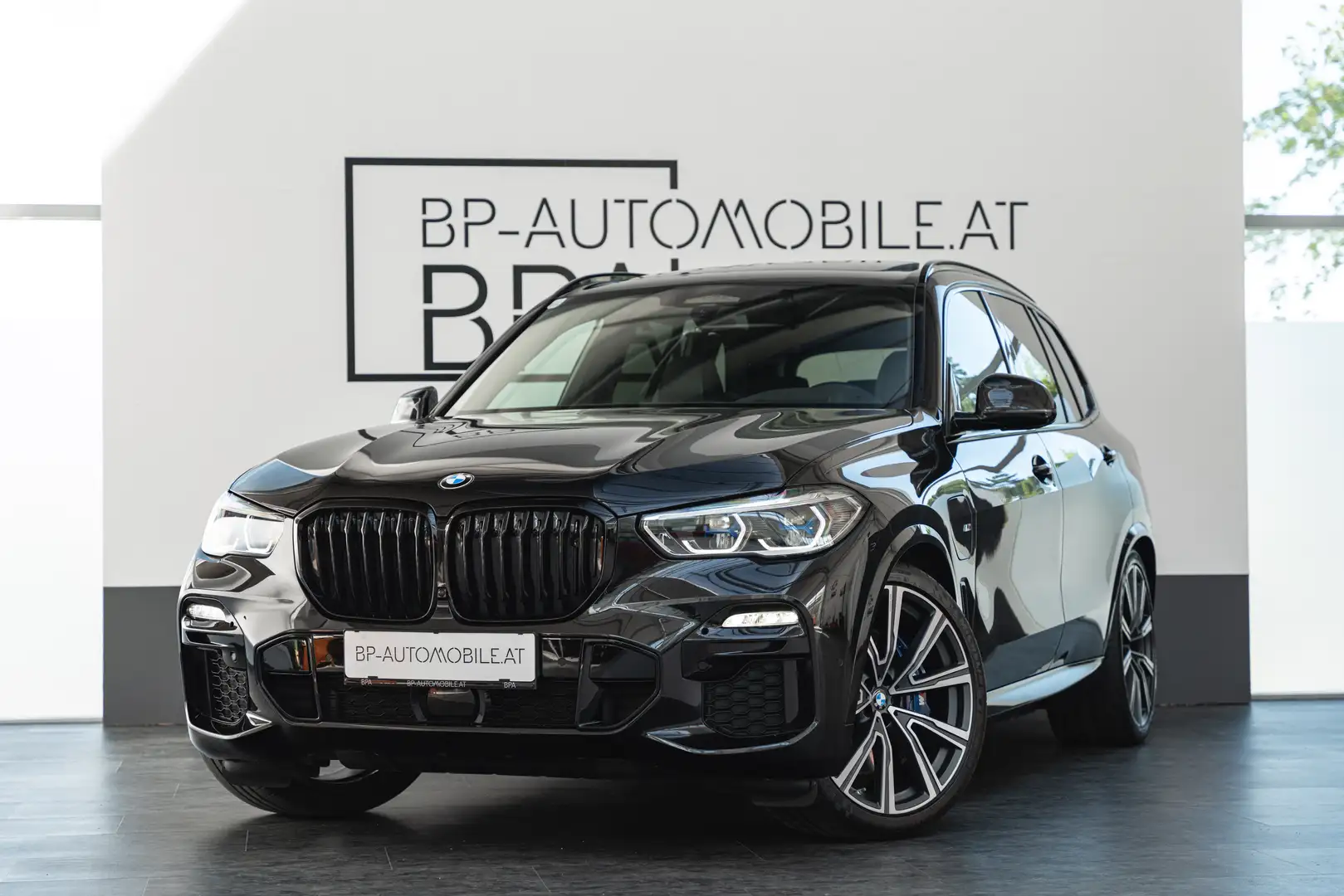 BMW X5 xDrive 45 e M Sport // 22 Zoll // AHK // Schwarz - 1