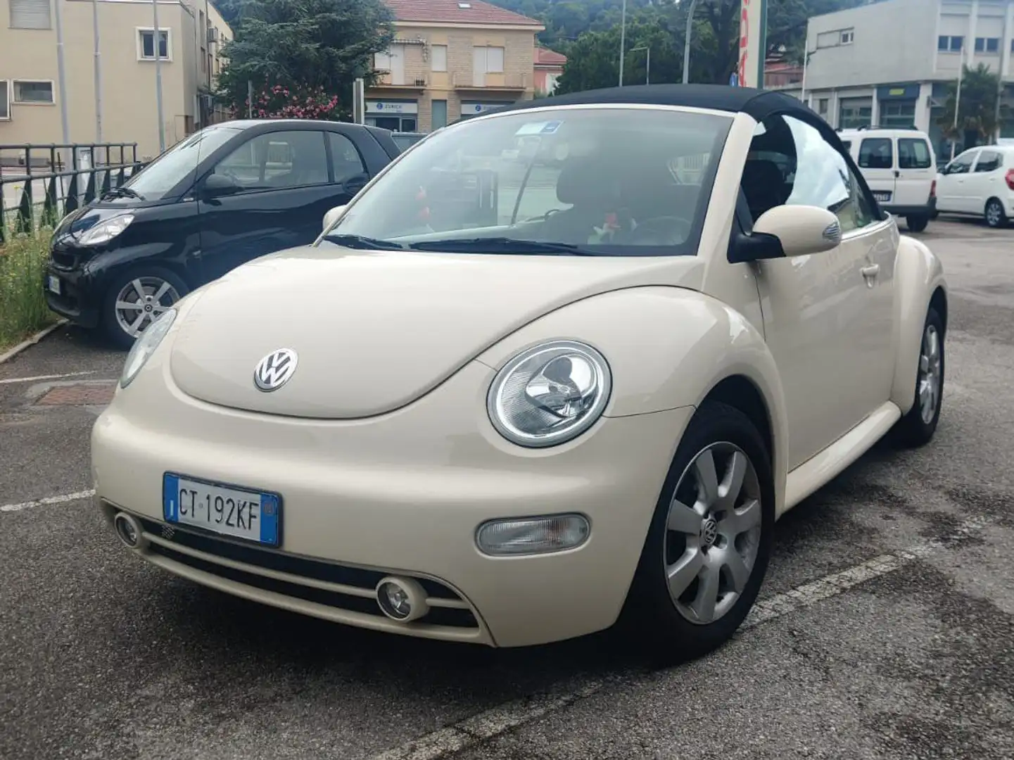 Volkswagen Beetle 1.6 benzina Бежевий - 1