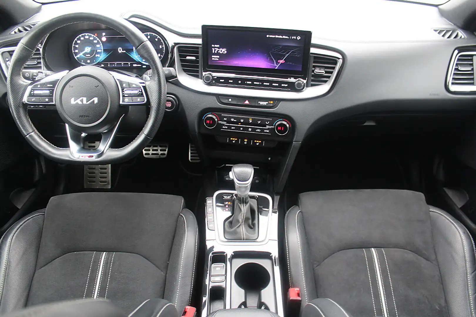 Kia Ceed SW / cee'd SW ceed SW 1,6 CRDi SCR ISG GT-Line DCT Aut. Panor... Weiß - 2