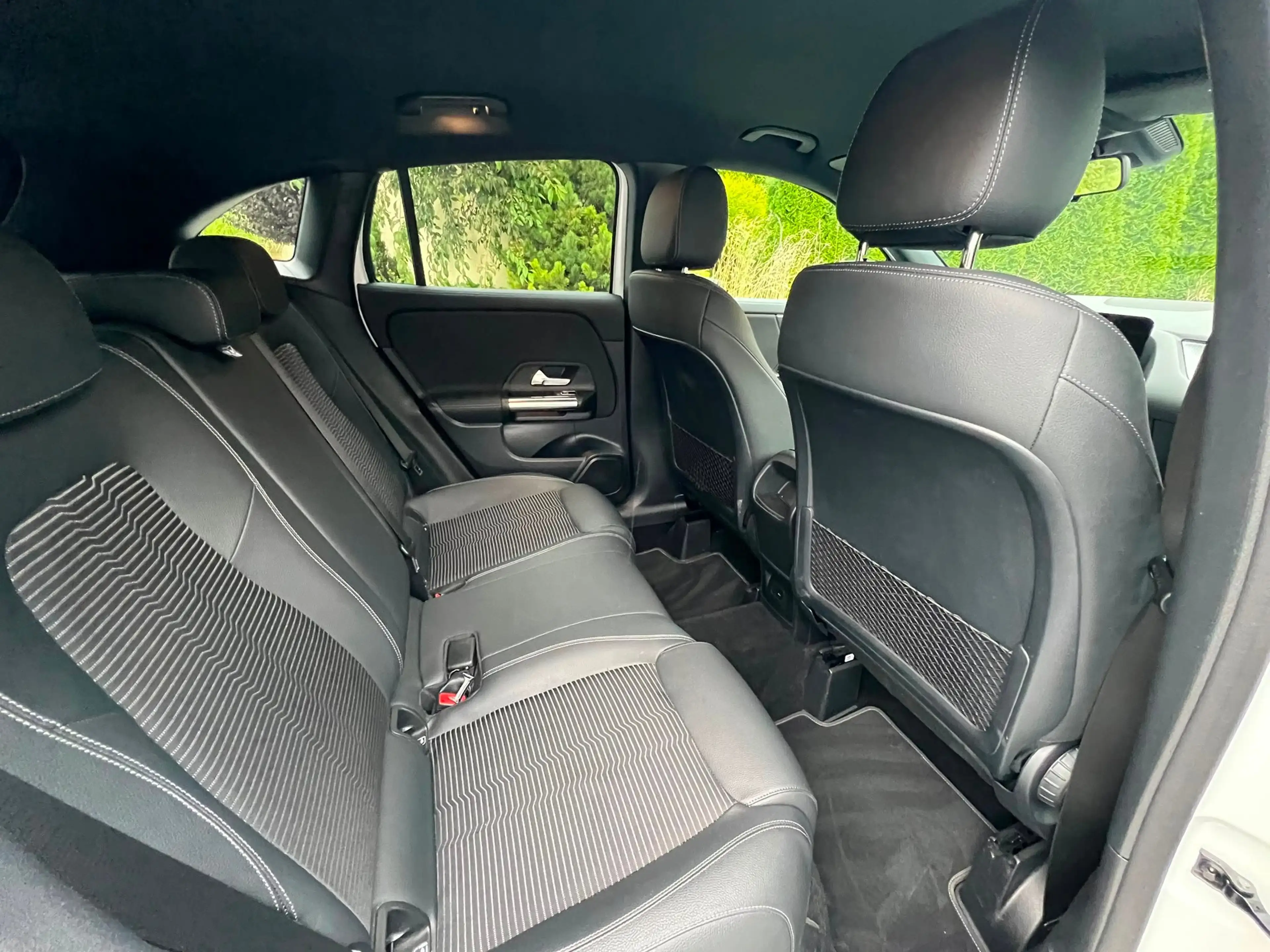 Mercedes-Benz GLA 180 GLA 180 Progessive SHZ NAVI Night Paket Kamera — photo 7