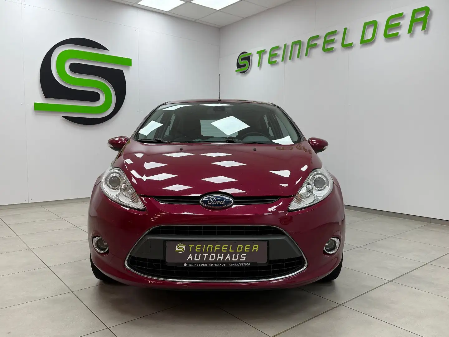 Ford Fiesta Titanium 1.25 KLIMA / SHZ / SCHECKHEFT Rood - 2