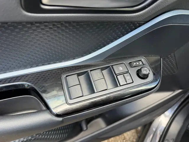 Toyota C-HR view 15