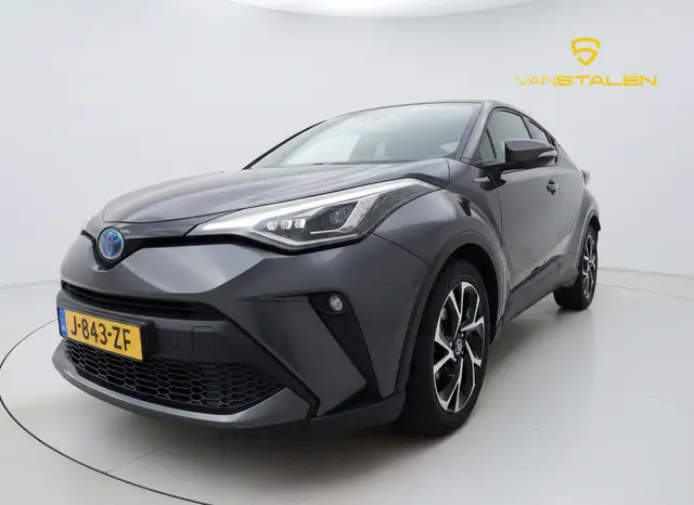 Toyota C-HR view 3