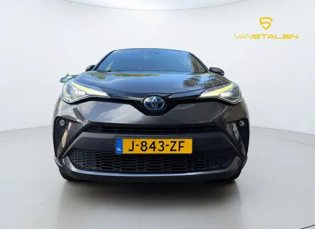 Toyota C-HR view 11
