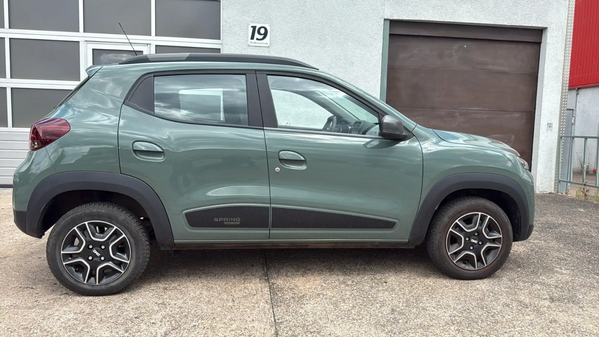 Dacia Spring CCS SCHNELLLADEDOSE Grün - 2