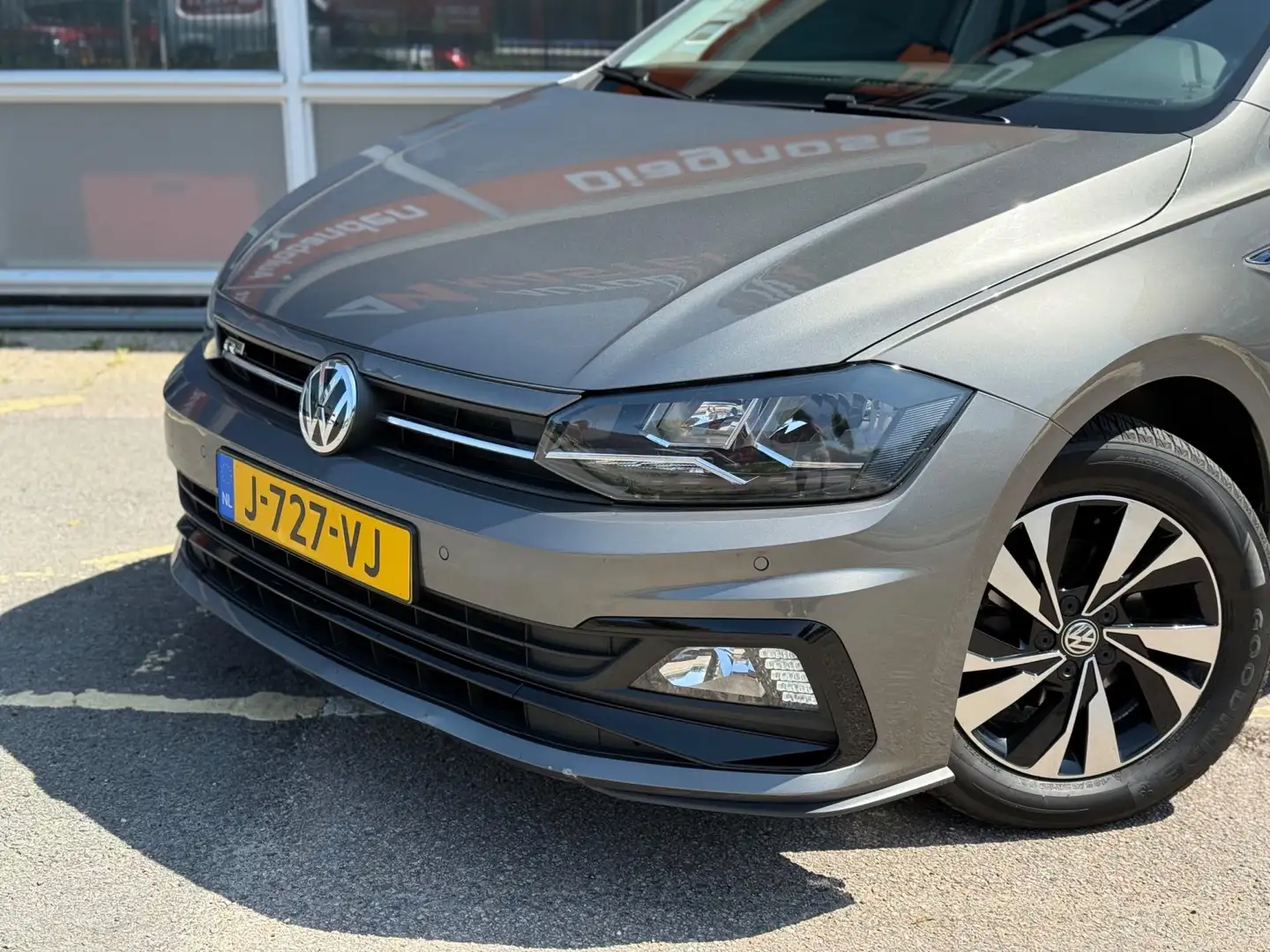 Volkswagen Polo 1.0 TSI R-Line | Pano | ACC | Airco | PDC Grijs - 2