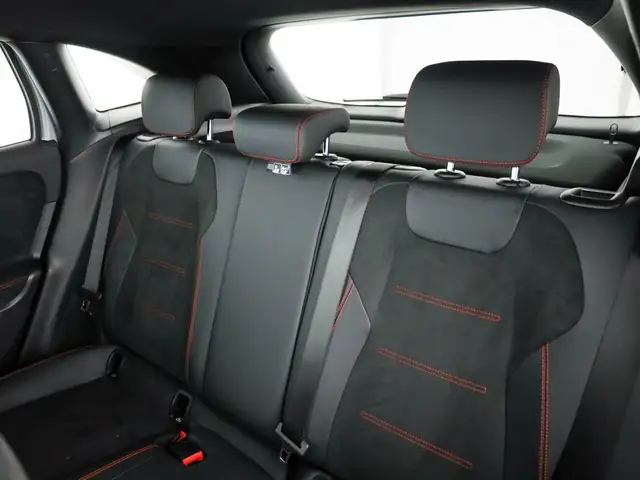 Mercedes-Benz Gla view 14