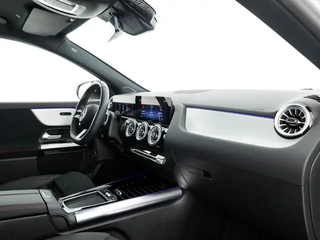 Mercedes-Benz Gla view 10