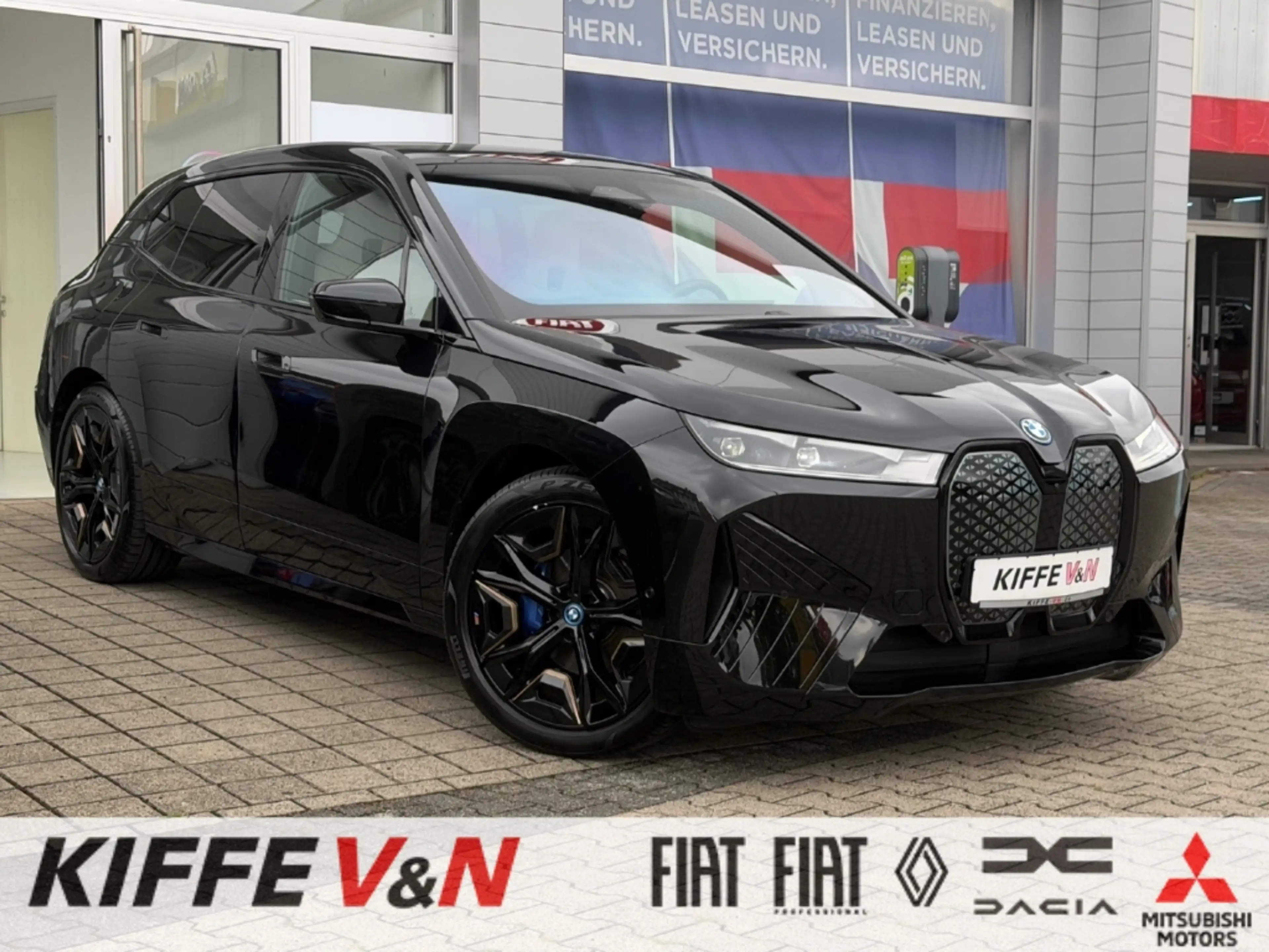 BMW iX xDrive40 SPORTPAKET PANOSKY KLIMASITZ H/K HUD