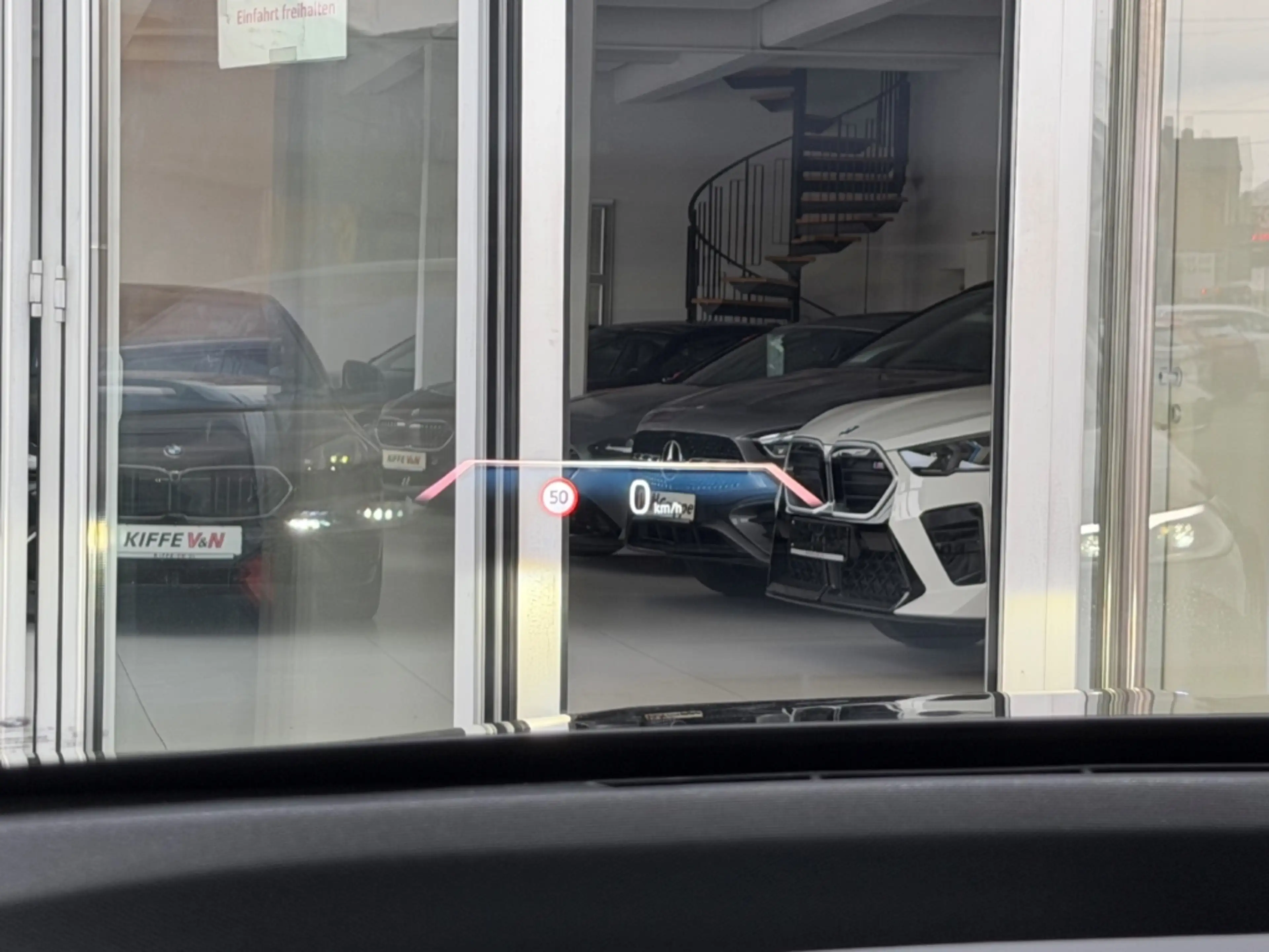 BMW iX xDrive40 SPORTPAKET PANOSKY KLIMASITZ H/K HUD — photo 6