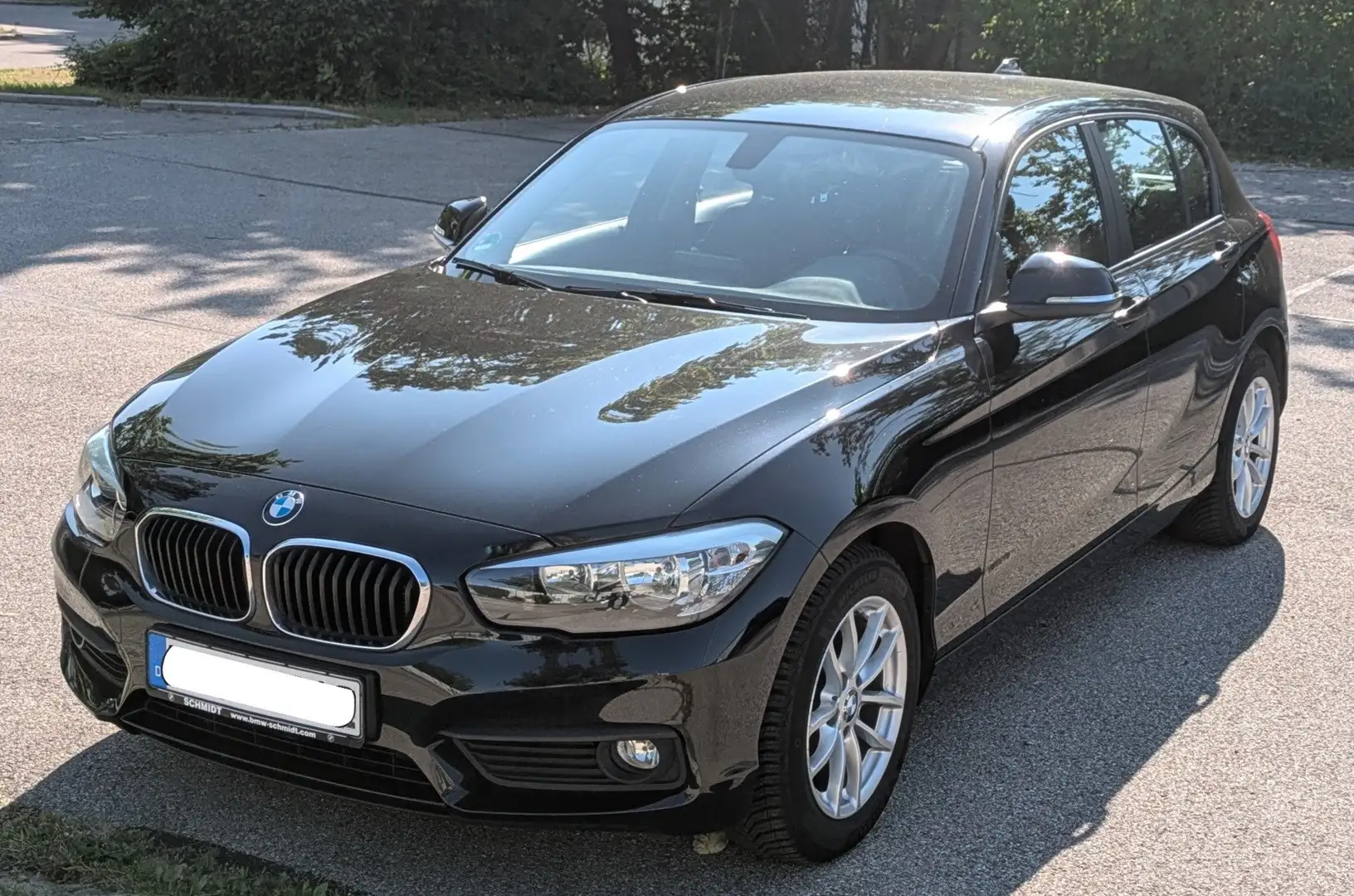 BMW 116 1er Diesel (5-Türer) 116d Advantage Schwarz - 2