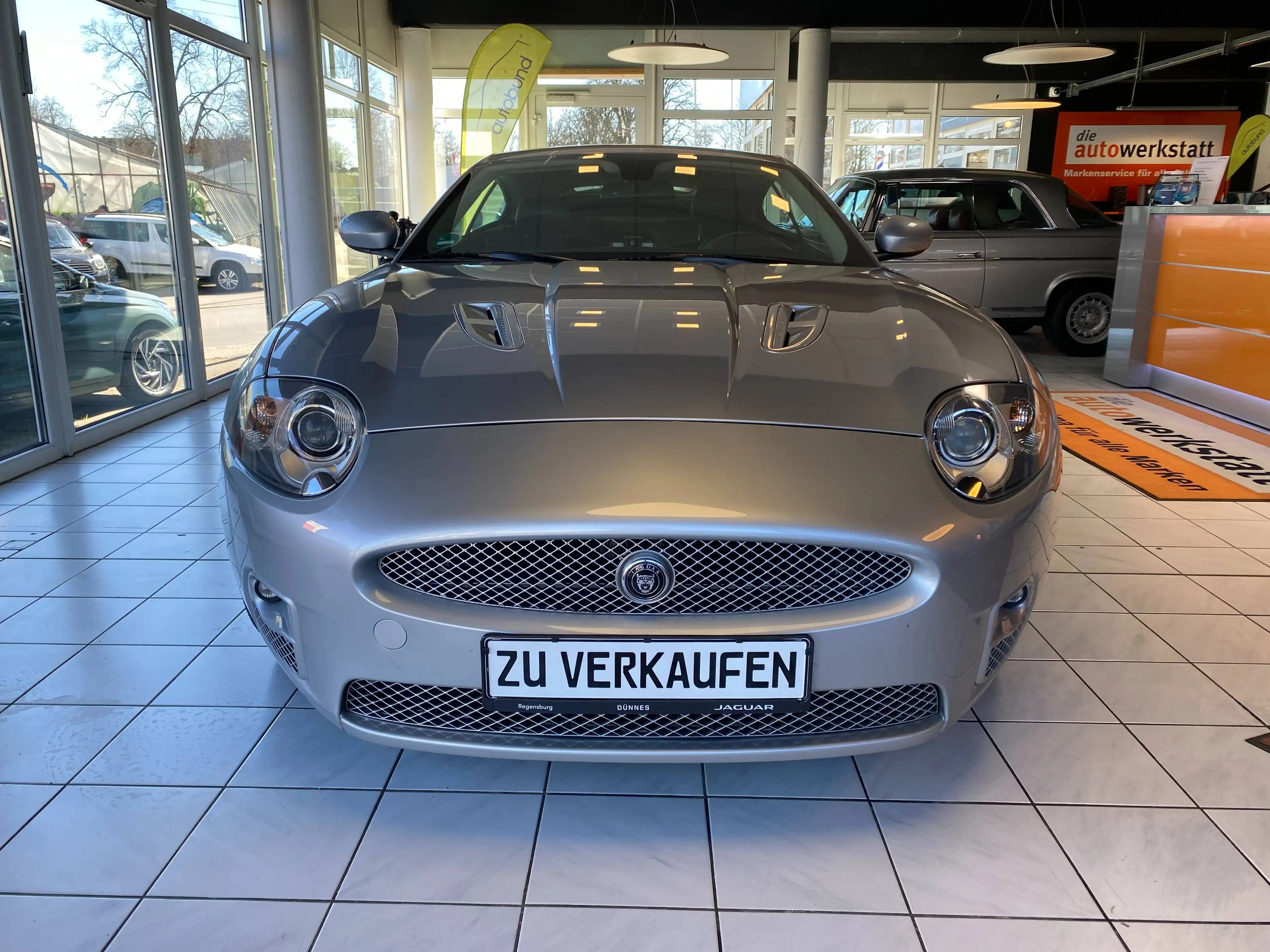 Jaguar XKR 4,2 XKR Coupe Top Zustand  Leder Unfallfrei — photo 3