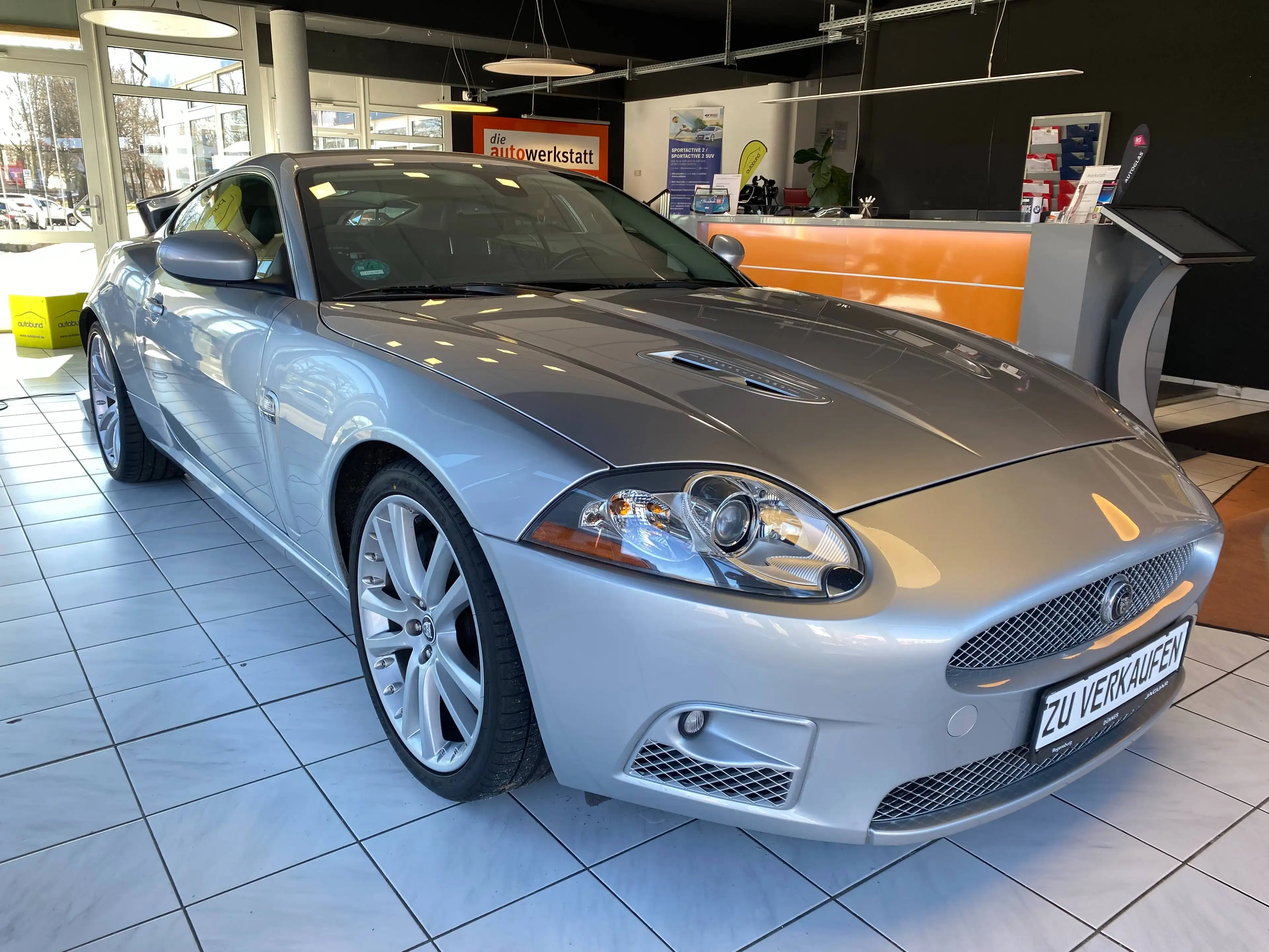 Jaguar XKR 4,2 XKR Coupe Top Zustand Leder Unfallfrei