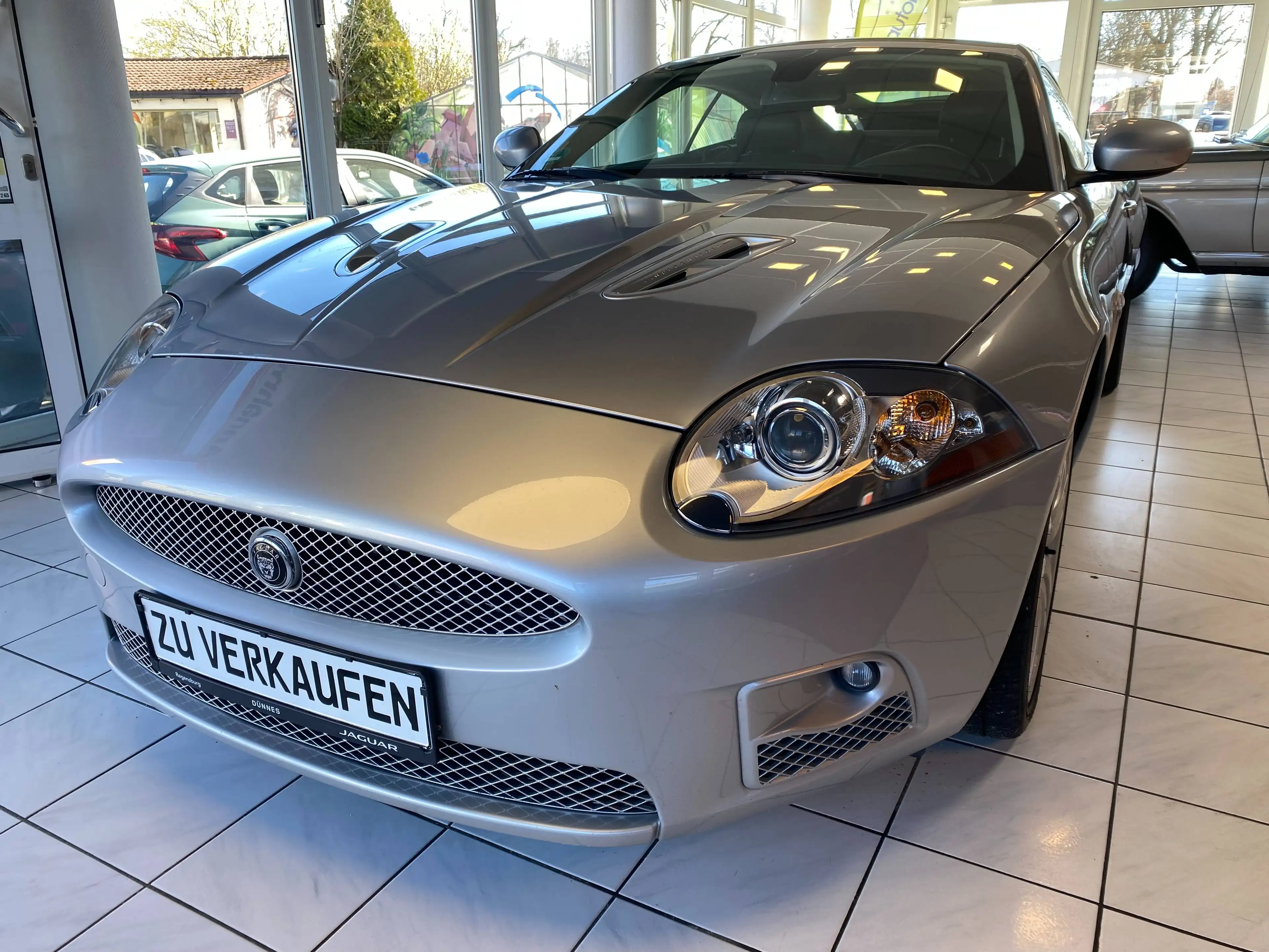 Jaguar XKR 4,2 XKR Coupe Top Zustand  Leder Unfallfrei — photo 2