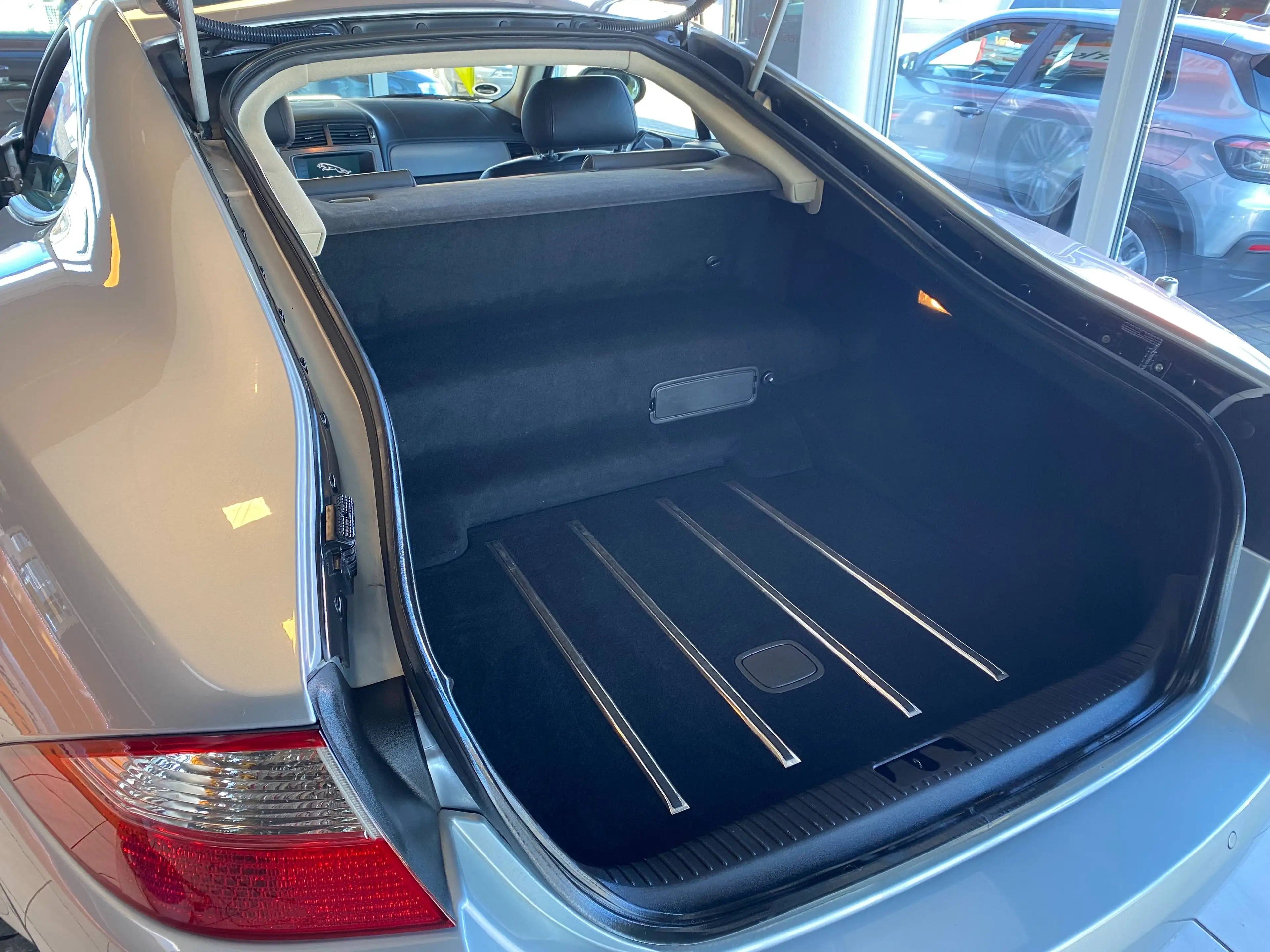 Jaguar XKR 4,2 XKR Coupe Top Zustand  Leder Unfallfrei — photo 11