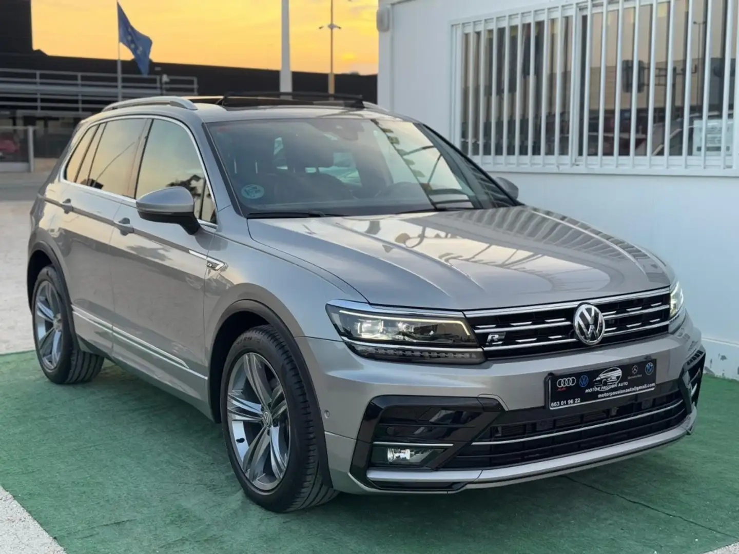 Volkswagen Tiguan 2.0TDI R-Line 4Motion DSG 110kW Beige - 2