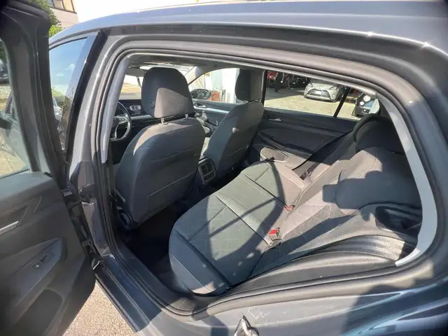 Volkswagen Golf view 13
