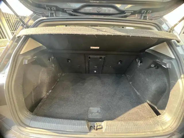 Volkswagen Golf view 14