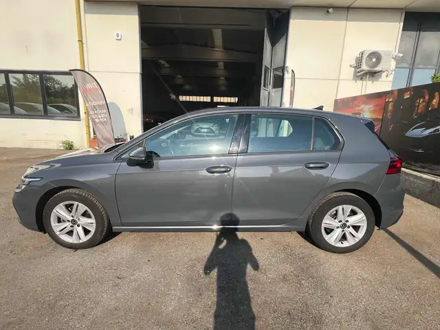 Volkswagen Golf view 8
