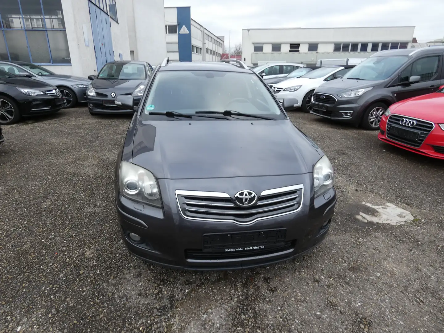 Toyota Avensis 2.2 D-CAT Executive Grau - 2