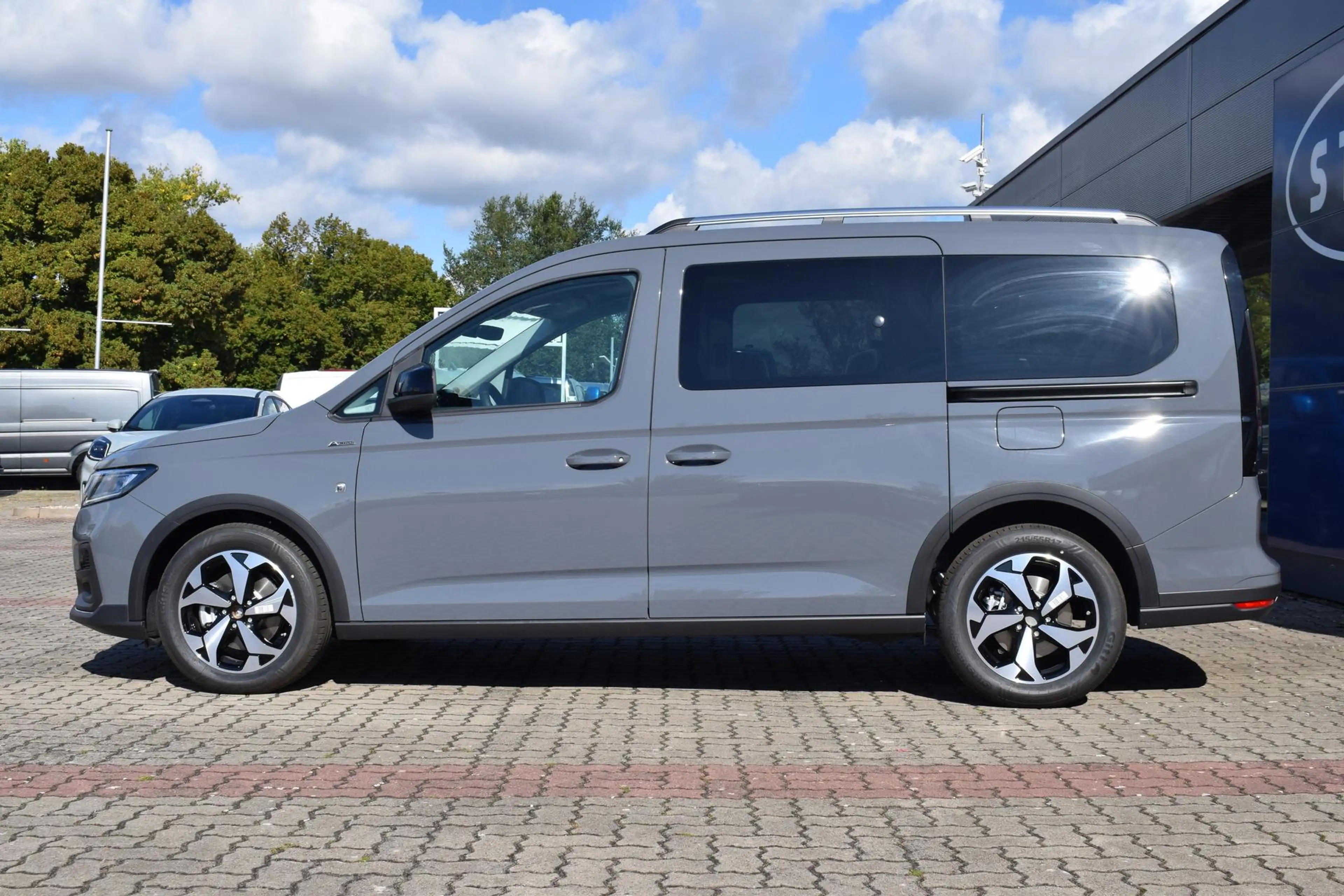 Ford Grand Tourneo Connect 2.0 EcoB Active L2 LED Kamera — photo 3