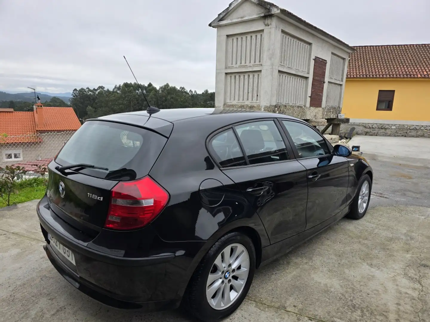 BMW 118 118d - 2