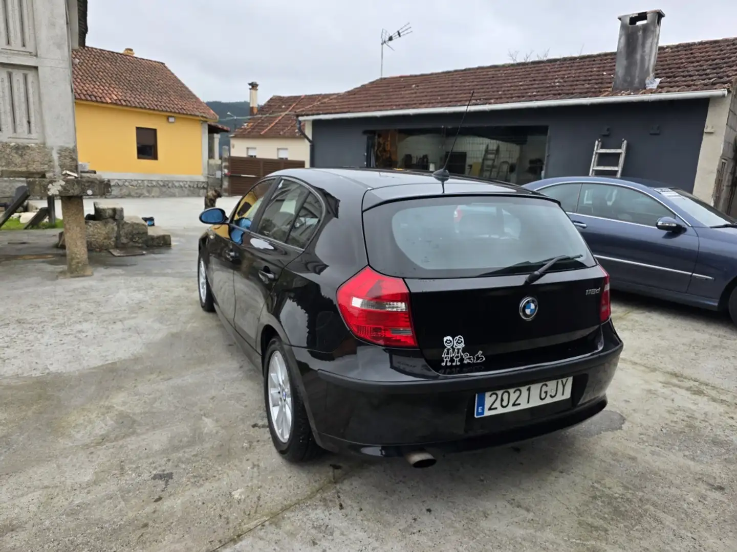 BMW 118 118d - 1