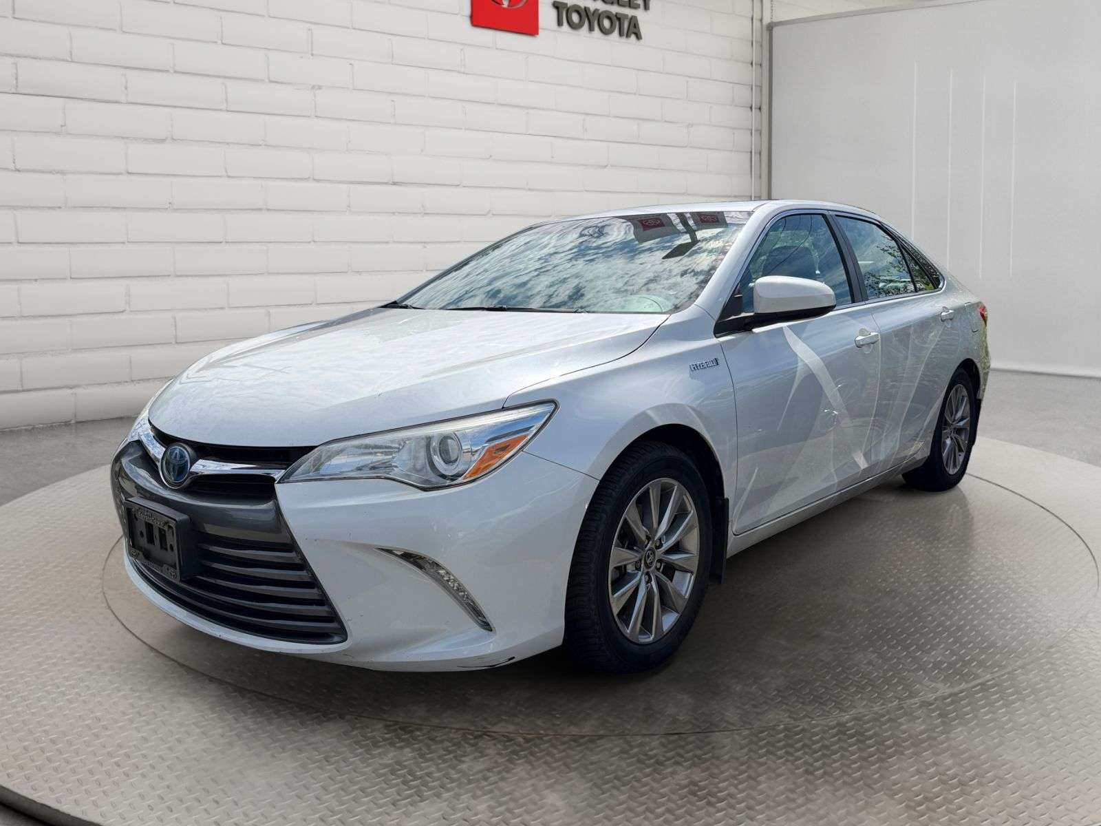 2017 Toyota Camry HYBRID XLE; AUTOMATIC, SUNROOF, HEATED SEATS, LEAT
