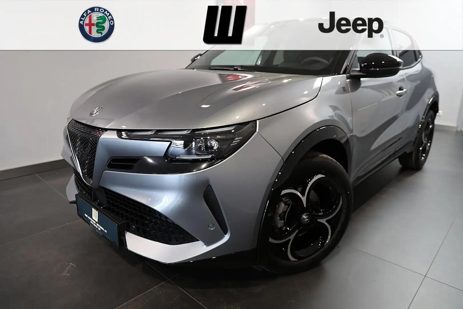 Alfa Romeo Junior Ibrida Q4 1.2 e-DCT6 Mild Hybrid Q4 Grau - 1