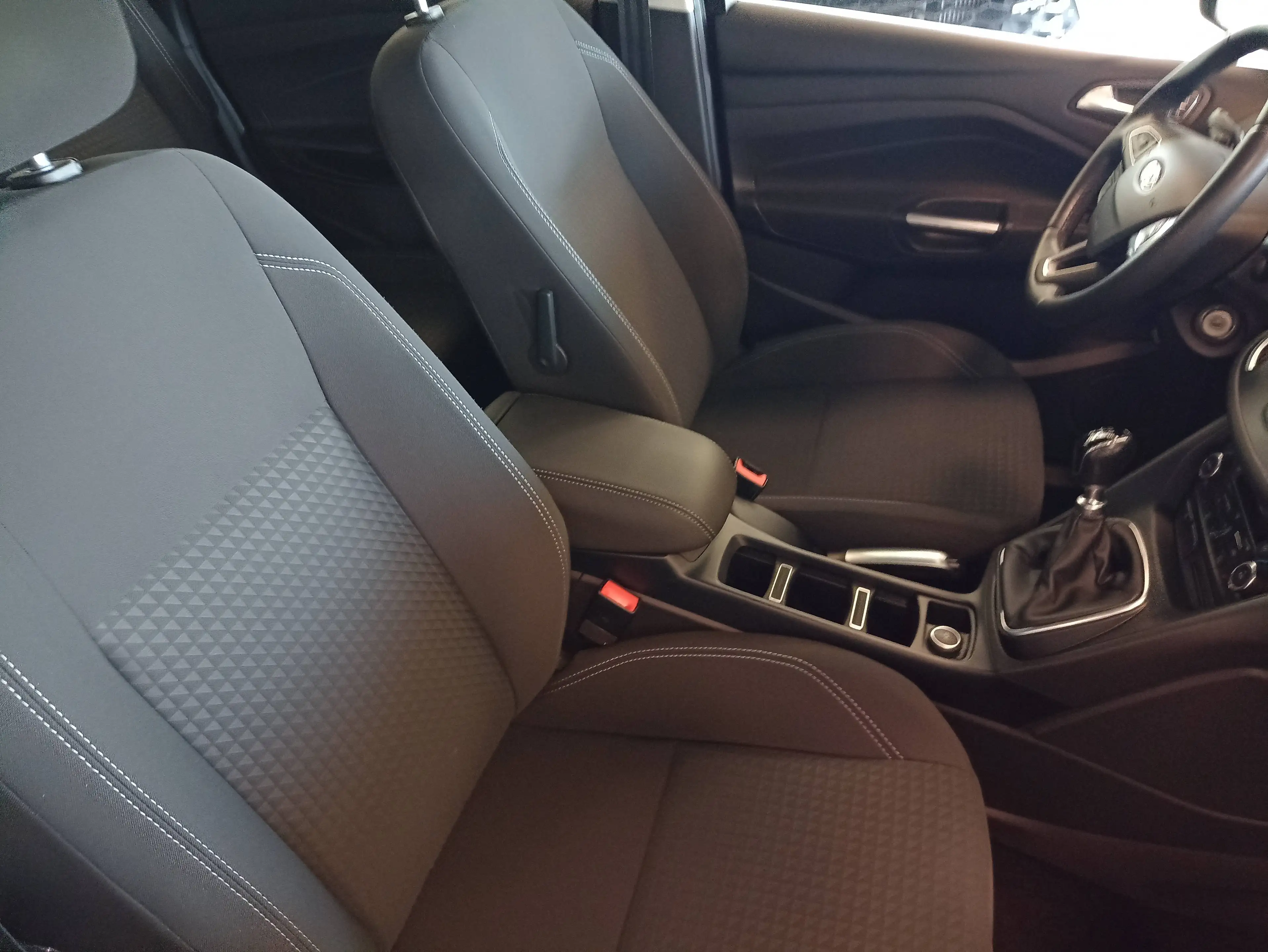 Ford C-Max C-Max 1.0 EcoBoost Start-Stopp-System Cool & Connect — photo 14