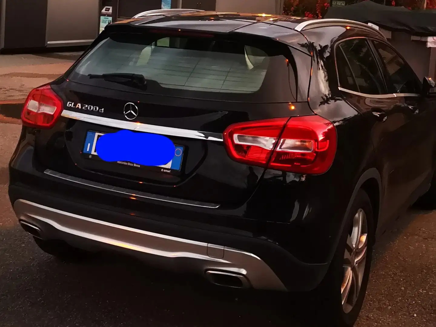 Mercedes-Benz GLA 200 GLA+200+d+(cdi)+Sport+auto Nero - 1